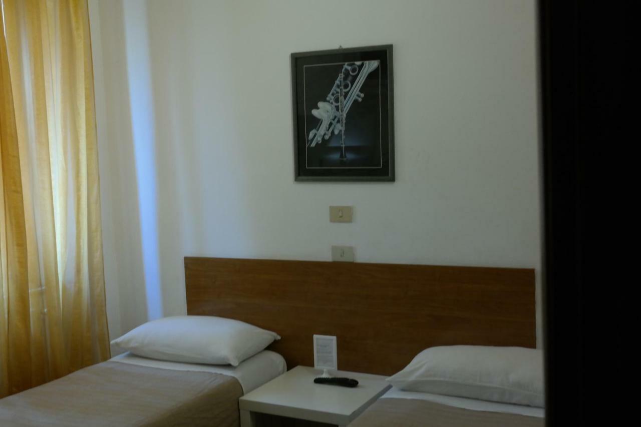 Hotel Houston Livorno - Struttura Esclusivamente Turistica - Not For Business Or Workers 외부 사진