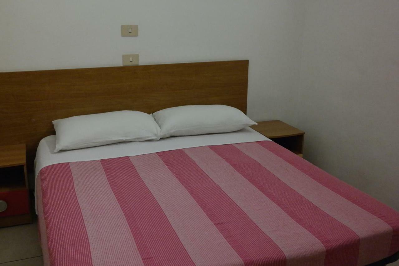 Hotel Houston Livorno - Struttura Esclusivamente Turistica - Not For Business Or Workers 외부 사진