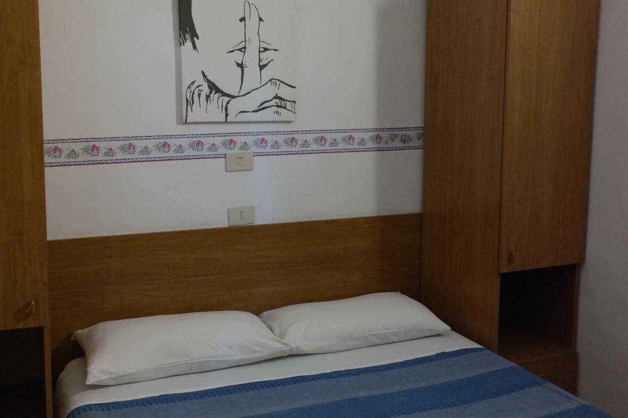 Hotel Houston Livorno - Struttura Esclusivamente Turistica - Not For Business Or Workers 외부 사진