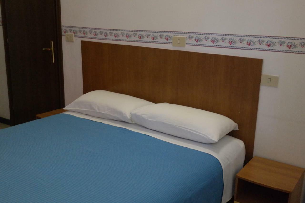 Hotel Houston Livorno - Struttura Esclusivamente Turistica - Not For Business Or Workers 외부 사진